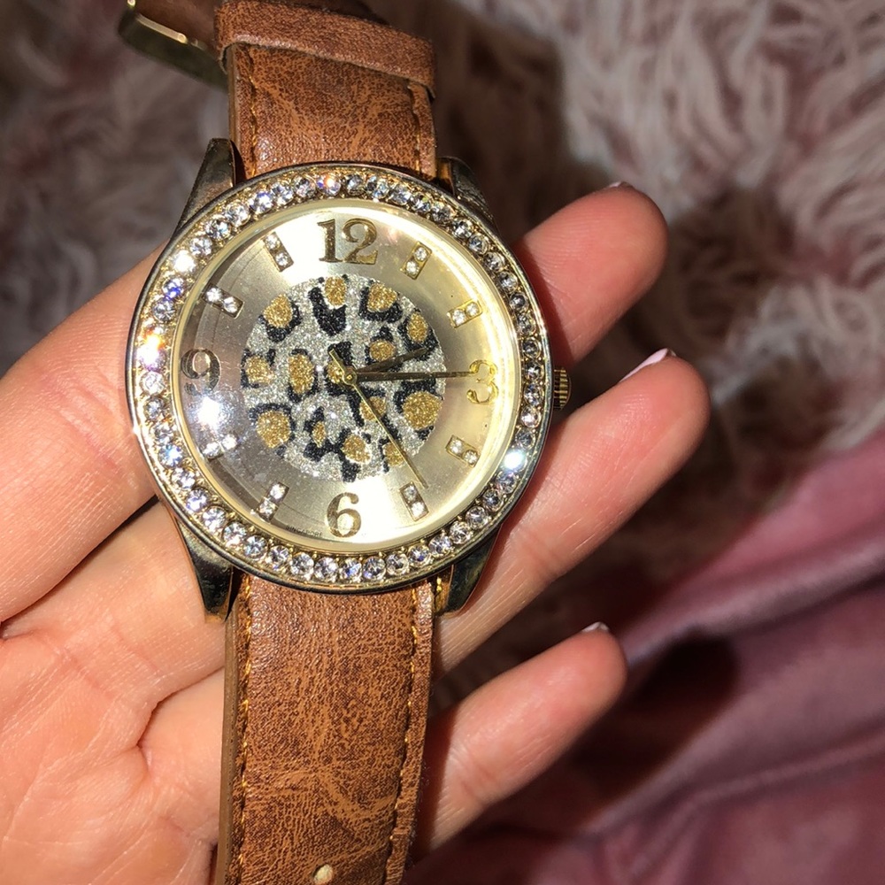 WATCH - Picture 2 of 2